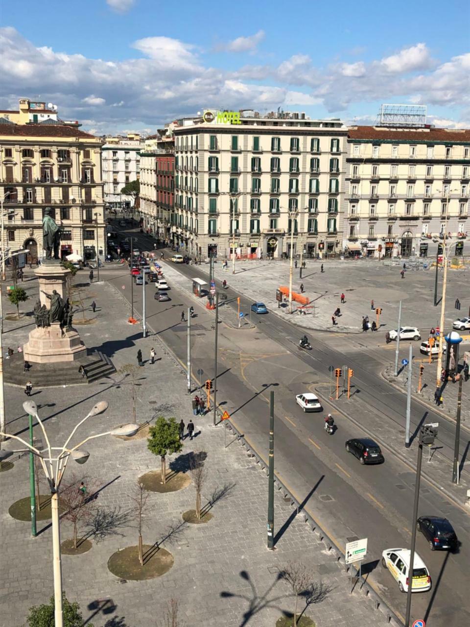 Pit Stop Napoli Centrale Kültér fotó